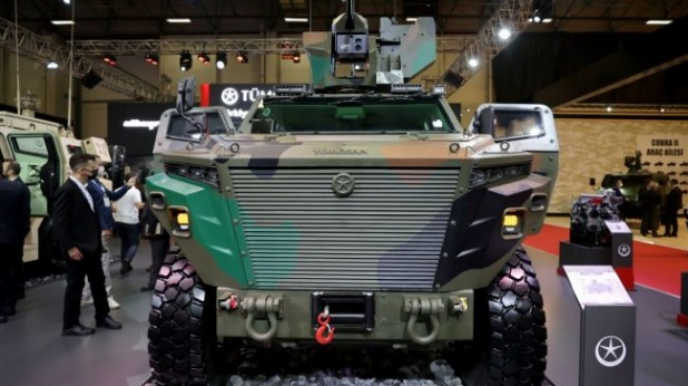 Türkiyə yerli zirehli maşını "Pusat"ı  nümayiş etdirdi  - FOTO