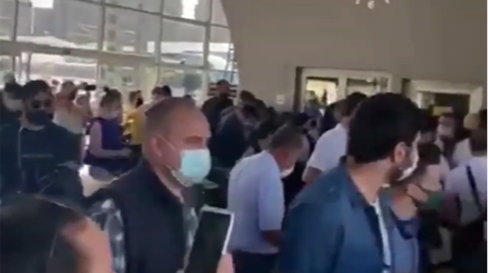 Bakı-Sumqayıt qatarında sıxlıq niyə yaranıb?  - VİDEO