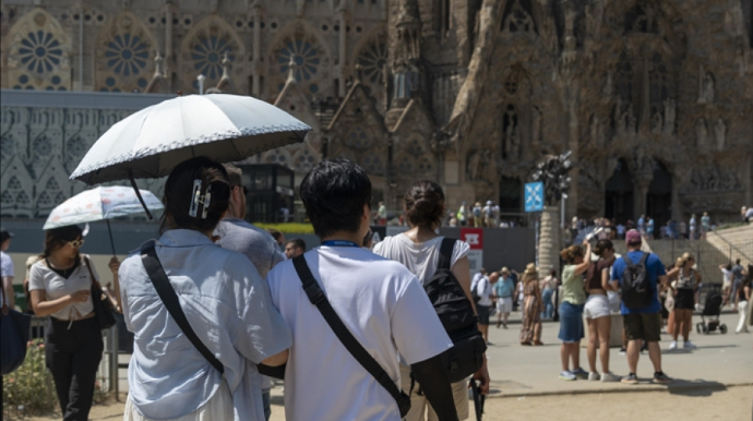 İsti hava şəraiti səbəbindən 2 mindən çox insan həyatını itirib 