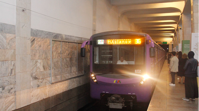 Metroda problem yarandı,  sərnişinlər qatardan düşürüldü