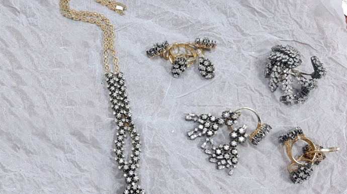 Bakı-İstanbul aviareysində Azərbaycan vətəndaşından qızıl aşkarlandı  - FOTO