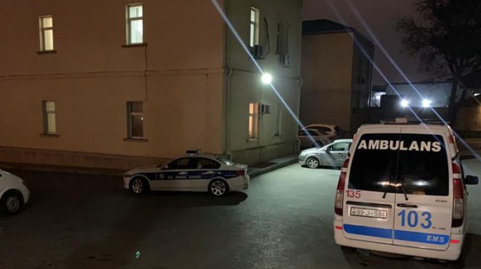 Bakıda ər arvadını bıçaqlayıb