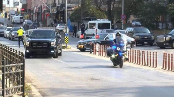 Ərdoğanın konvoyu təcili yardıma yol verdi - VİDEO 