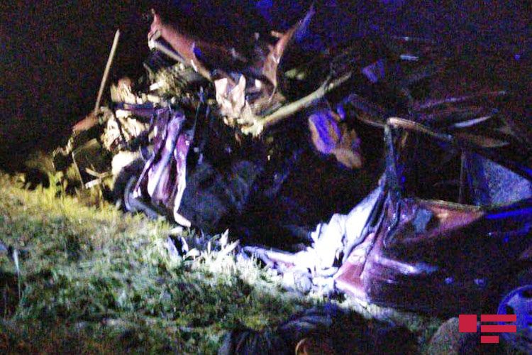 Bakıda "Mercedes"lə avtobus toqquşub, ölən var - FOTO - VİDEO