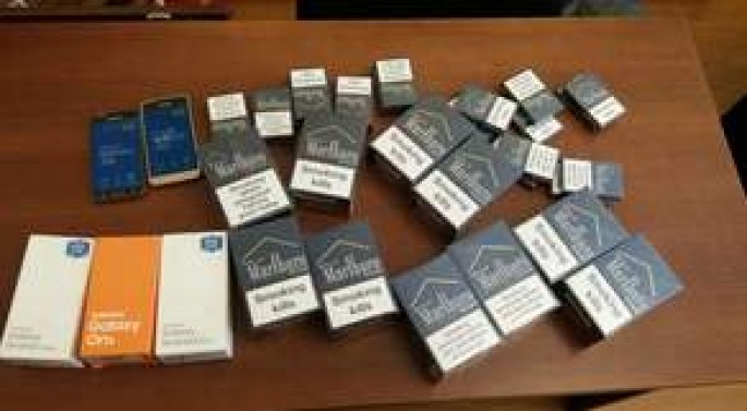 Avtomobildən 5 ədəd mobil telefon və 2 400 ədəd siqaret aşkar olundu