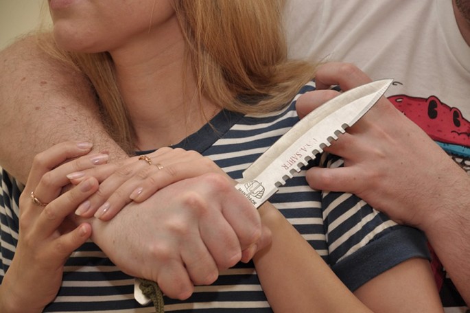 Ər arvadını bıçaqlayıb - Sumqayıtda