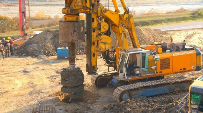 В Азербайджане началась реконструкция еще одной автодороги