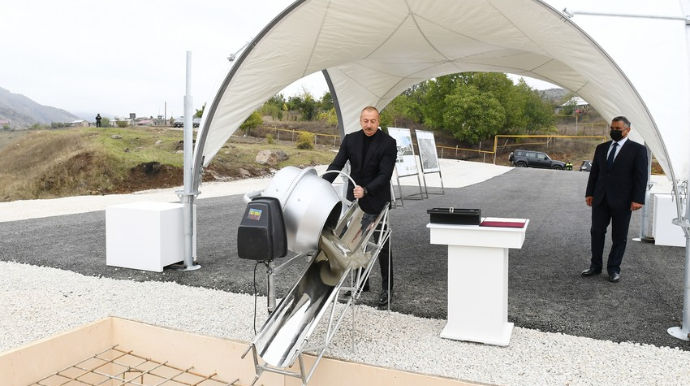 Azərbaycan Prezidenti Hadrutda yeni məscidin təməlini qoyub  - FOTO