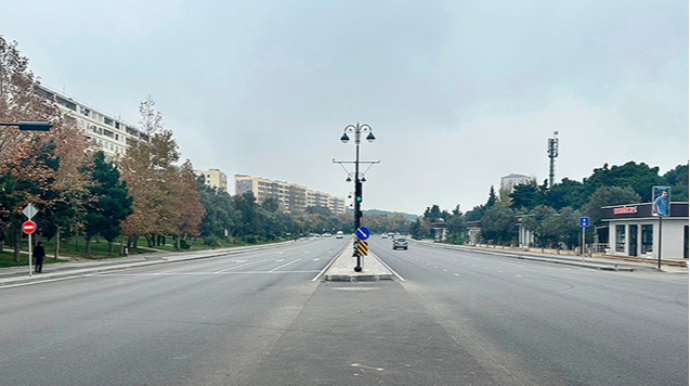 Qəzaların çox olduğu prospektdə yenilik; svetofor qoyuldu - FOTO  