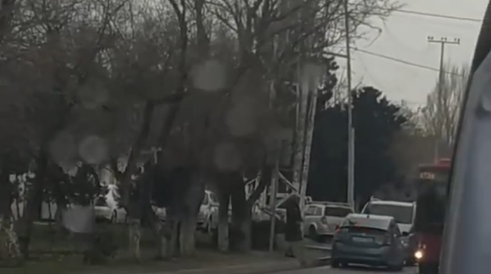 "Protiv" girən "Prius" sürücüsü digər maşınları bu hala saldı - VİDEO