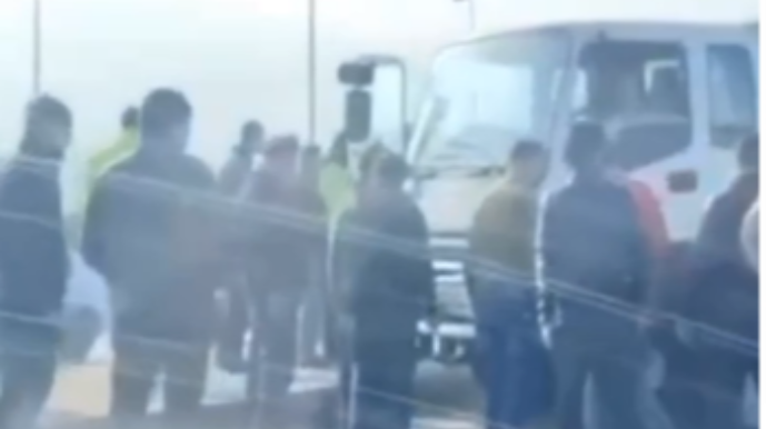 Prospektdə ağır qəza:  yük maşını ilə avtomobil toqquşdu  - VİDEO