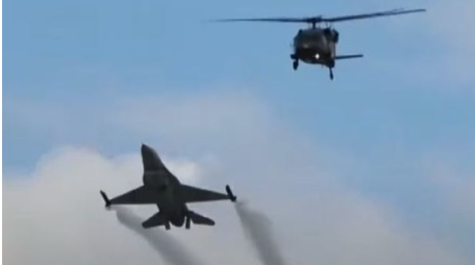 Türkiyəlı pilotlar dünyada bir ilki bacardılar    - VİDEO