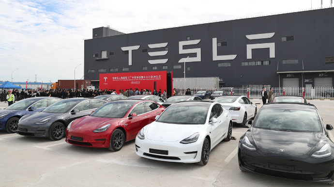 Tesla  закроет офис в Калифорнии