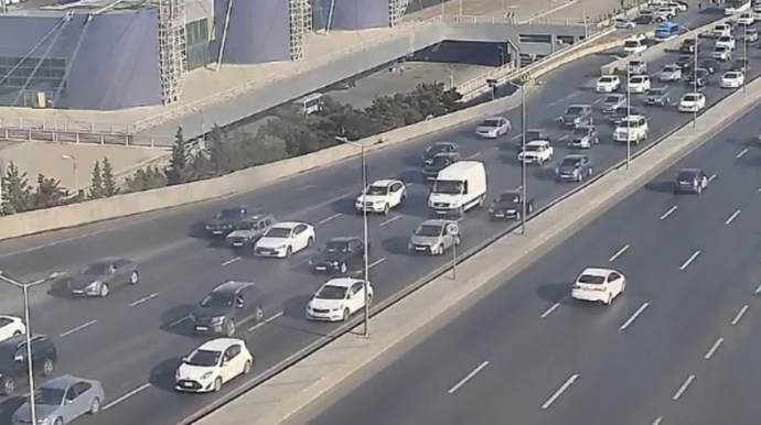 Bu yollarda tıxac var - SİYAHI