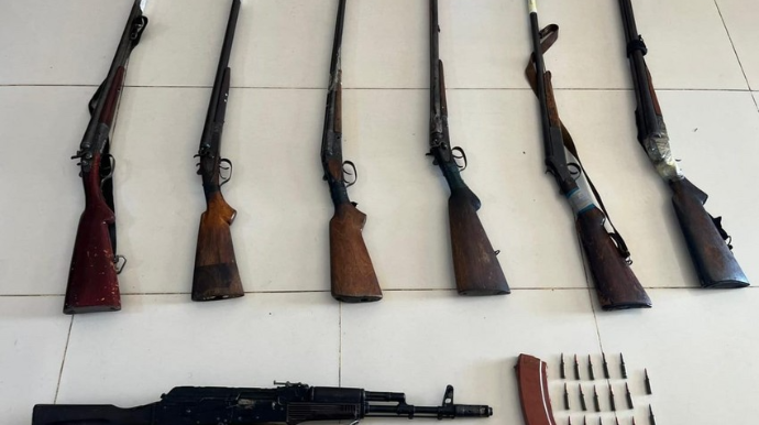 Vətəndaşlardan qanunsuz saxlanılan silahlar götürüldü 