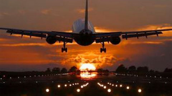 Tbilisi-Vyana istiqamətində uçuş edən sərnişin təyyarəsi qəza enişi edib