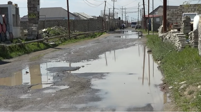 "Təcili yardım belə gəlmir" - Qəsəbə sakinləri yol problemindən gileyləndilər - VİDEO 