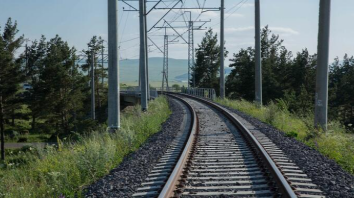 Paşinyan Rusiyanın Ermənistan dəmir yollarına nəzarət etməsinə qarşı çıxdı 