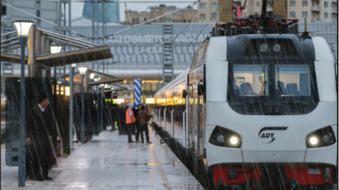 Qeyri-sabit havanın dəmir yollarında səbəb olduğu çətinliklər aradan qaldırılıb - VİDEO