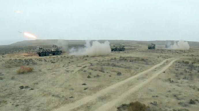 Azərbaycan Ordusunda döyüş atışlı təlim keçirilir - VİDEO 