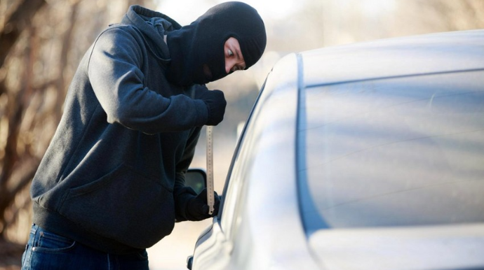 Bakıda avtomobildən oğurluq edilib 