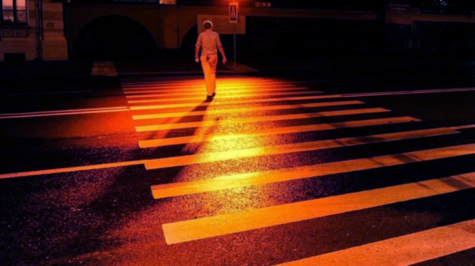 Bakıda avtomobil 18 yaşlı gənci vuraraq ağır xəsarət yetirib 