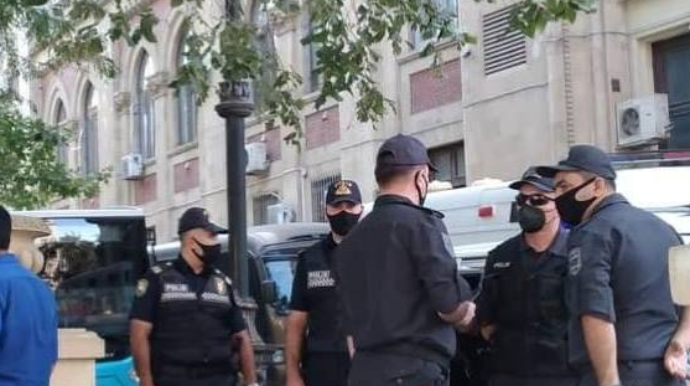 Polis niyə AMEA-nın ətrafına cəmləşib? - Akademiyadan AÇIQLAMA - FOTO