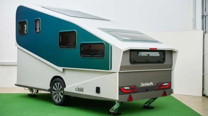 Elektromobilin gediş ehtiyatını artıran qoşqu 