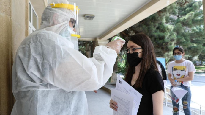 Bütün məktəblər hərarət ölçən aparat və dezinfektorlarla təmin ediləcək