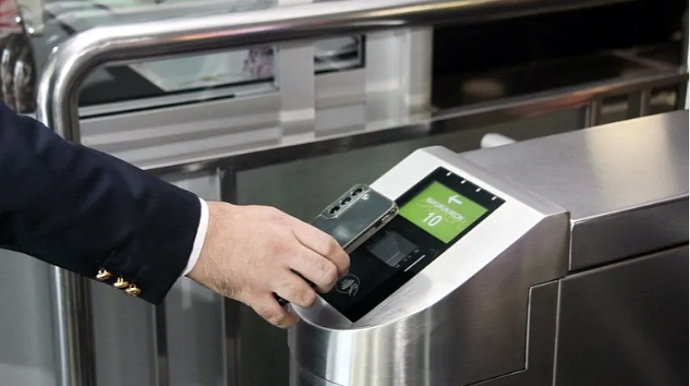 Пассажиры с крупной ручной кладью будут платить больше в Бакинском метро 