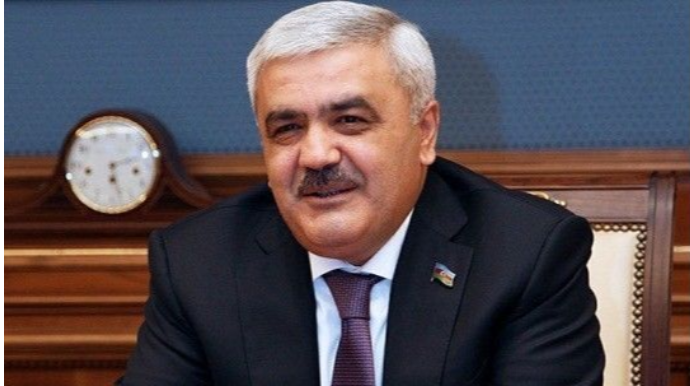 Rövnəq Abdullayevin ölkədən çıxışına qadağa qoyuldu