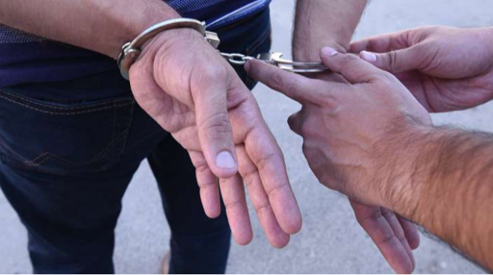 Avtomobil ehtiyat hissələri mağazasından oğurluğa cəhd edən şəxslər saxlanılıblar 