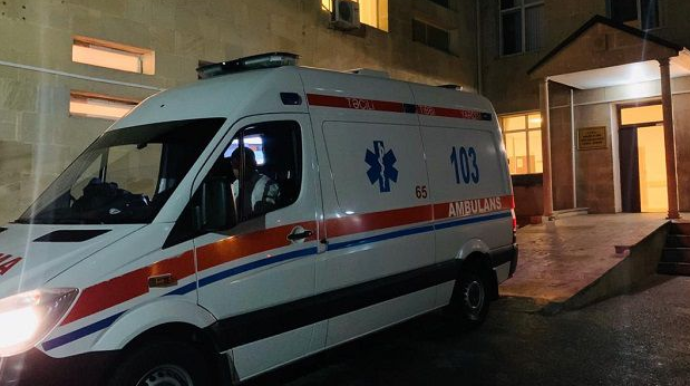 Bakıda münaqişə zamanı bir nəfər daşla döyülərək xəsarət alıb