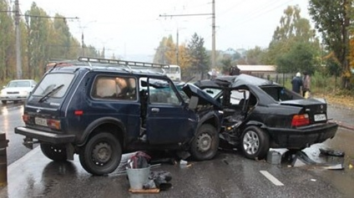 Bir günə 13 nəfər  yol qəzalarında yaralandı