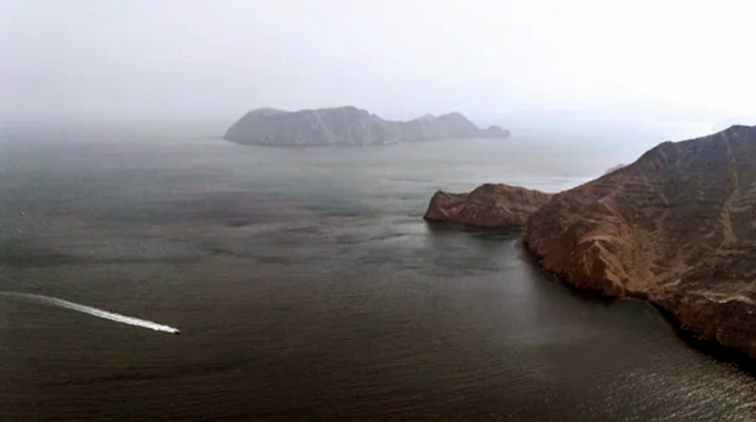 Tailand gəmisi Hörmüz boğazını tərk edib 