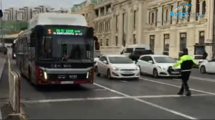 Yol polisi maşınlara "dur", avtobuslara "keç" dedi - AYNA və DYP birgə işləyir - VİDEO   