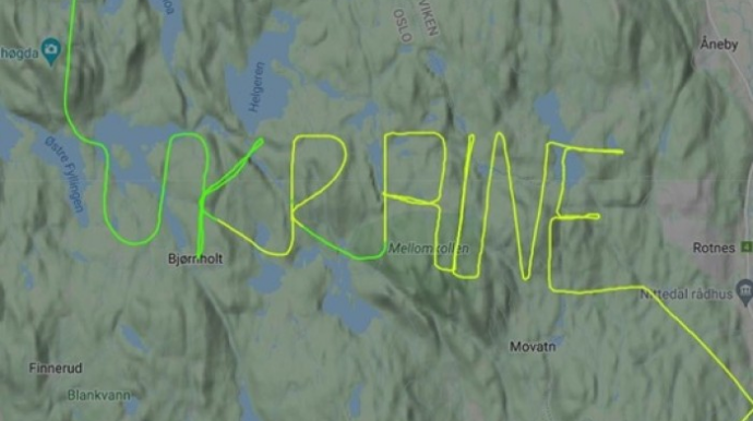 Helikopter Norveç səmasında "Ukrayna" sözünü yazdı - FOTO 