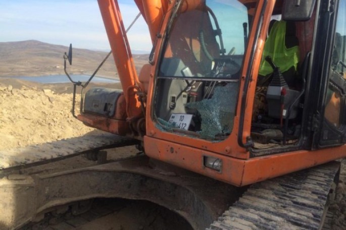 Qazaxda ekskavator pulemyotlardan atəşə tutuldu - FOTO