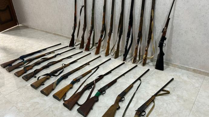 Polis xeyli silah-sursat topladı 