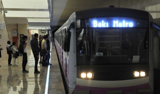 Bakı metrosu ilə daşınan sərnişinlərin sayı azalıb