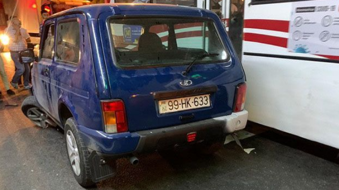 В Баку автобус BakuBus попал в аварию - ФОТО 