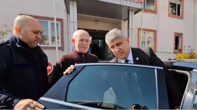 19 il sürücülük etdiyi bələdiyyəyə sədr seçildi  - FOTO 