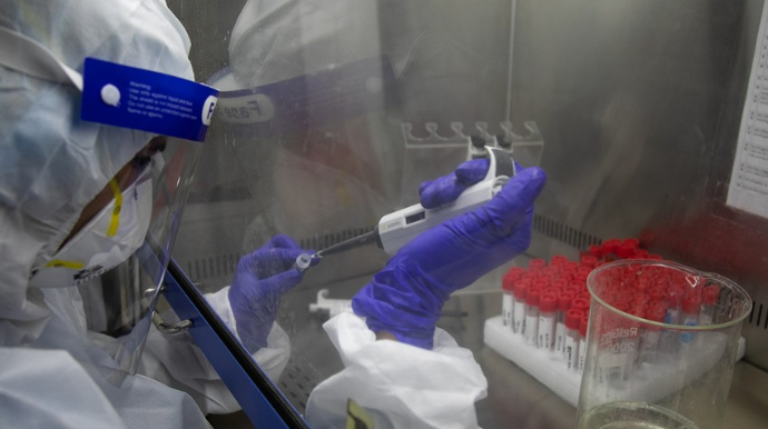 Alimlər koronavirusa qarşı təsirli dərman tapıblar