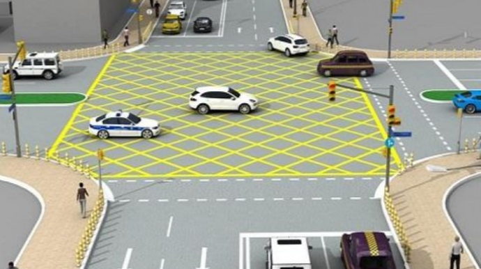 Qarşıda tıxac varsa yolayrıcına daxil olmaq olmaz - Cəriməsi 100 manat 3 baldır - VİDEO   