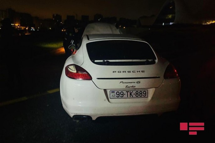 Bakıda "Porsche" qəza törətdi - FOTO