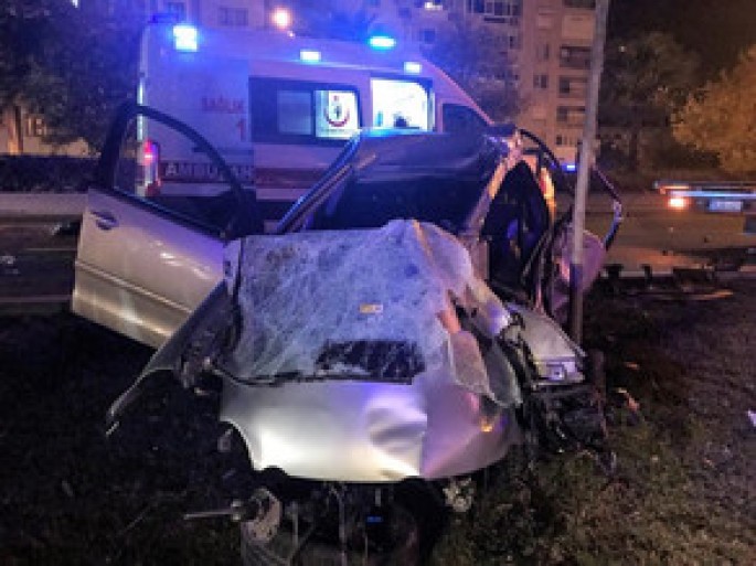 Polisləri daşıyan avtomobil qəzaya uğrayıb, 2 ölü, 3 yaralı