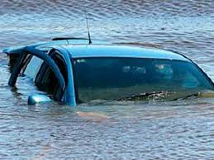 Avtomobil kanala düşdü: sürücü boğulub - Ağcabədidə