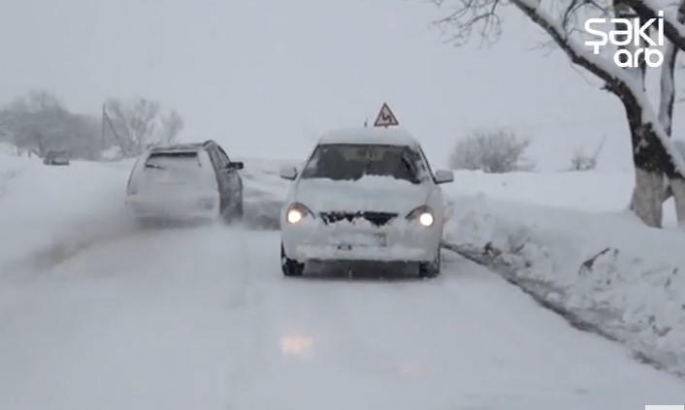 "10 dəqiqəlik yolu 1 saata gəlmişəm": Kəndlərlə əlaqə kəsildi – VİDEO