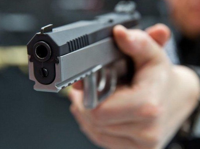 48 yaşlı şəxs avtomobilində güllələndi: daha sonra bıçaqlandı - Bakıda