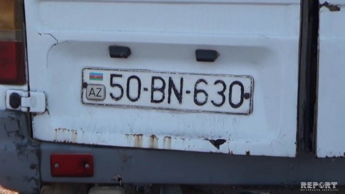 Mikroavtobusu qəzaya uğradı: 1 ölü, 4 yaralı - FOTO